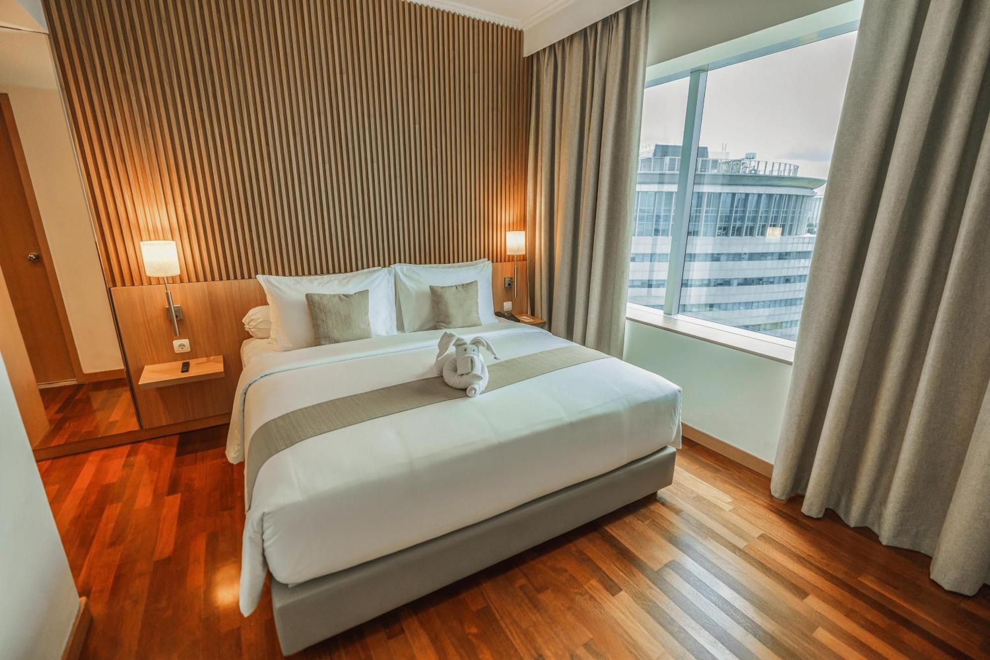 Hotel Kimaya Slipi Jakarta By Harris Екстериор снимка