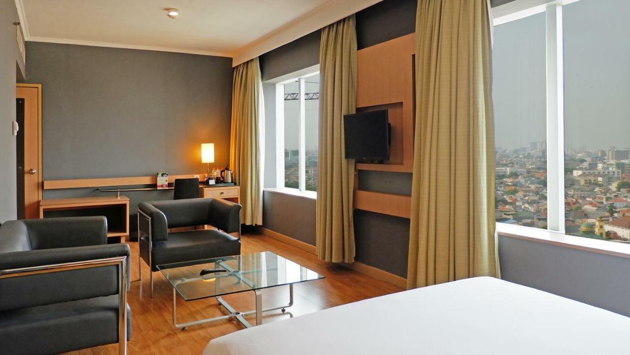 Hotel Kimaya Slipi Jakarta By Harris Екстериор снимка